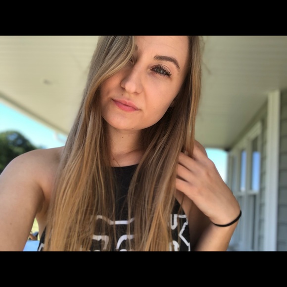 Meet your Posher, Julia - Picture 1 of 1